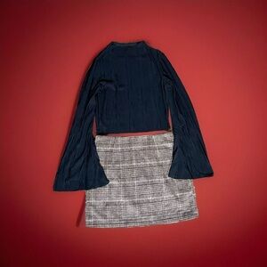 Super Cute Plaid Mini Skirt (S)and Black Bell Long Sleeve Mock Neck Crop Top (M)